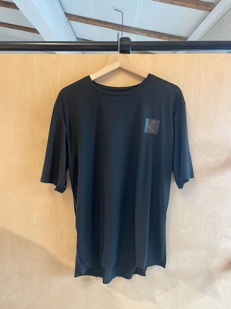 KISSPADEL ZERO G TEE - SORT